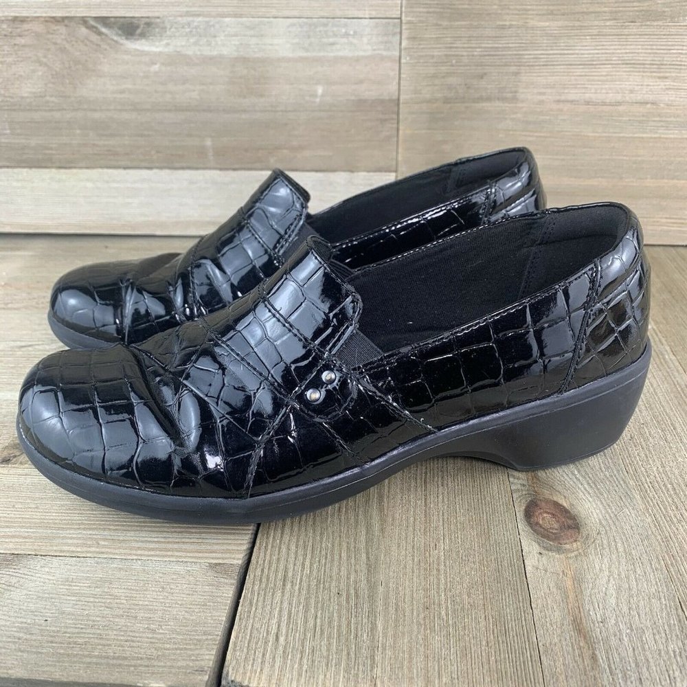 Clarks Collection #15260 Women's Size 8.5 Black Patent Wedge Heel Loafer Shoe